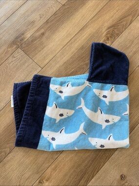 🆕 Pottery Barn Shark Print Hooded Baby Towel - Blue & Navy